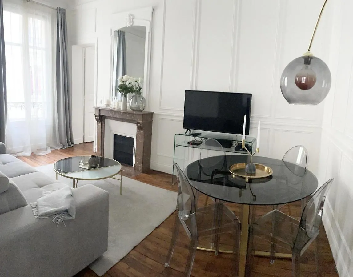Prestige A Paris Luxe, Calme Et Proche Tour Eiffel Et Champs-Elysees Apartman